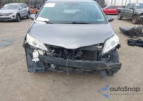 2018 Toyota Sienna Le 8 Passenger из США, поврежденный, VIN 5TDKZ3DC6JS906754